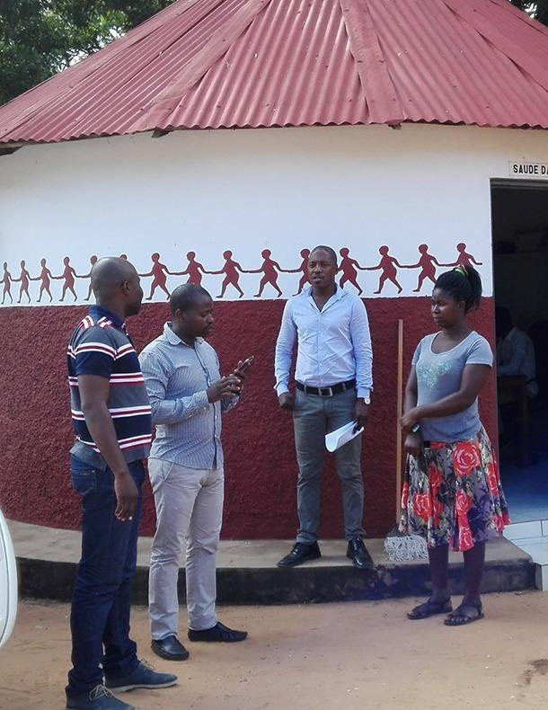 Infomovel community health workers in Mozambique