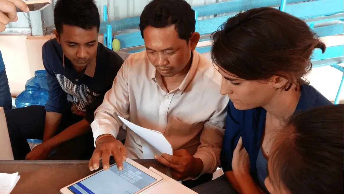 An implementer leading a CommCare build session